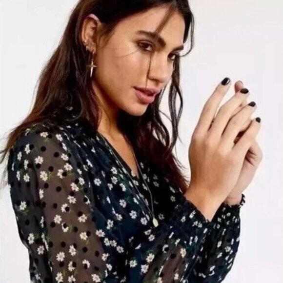 TOPSHOP navy sheer blouse with daisies and velvet polka dots size 8 - Picture 2 of 9